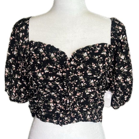 Altar'd State Tops - NWT Altar’d State black floral puff sleeve off the shoulder crop top medium